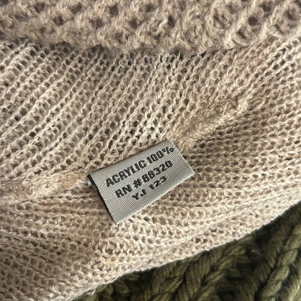 Womens Textured Knit Patterned Beanies Hats - Picture 5 of 8